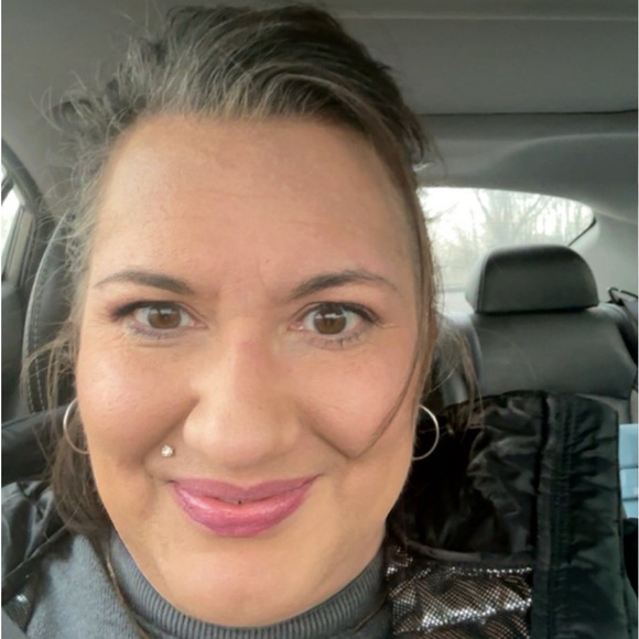 Meet your Posher, Samantha - Picture 2 of 2